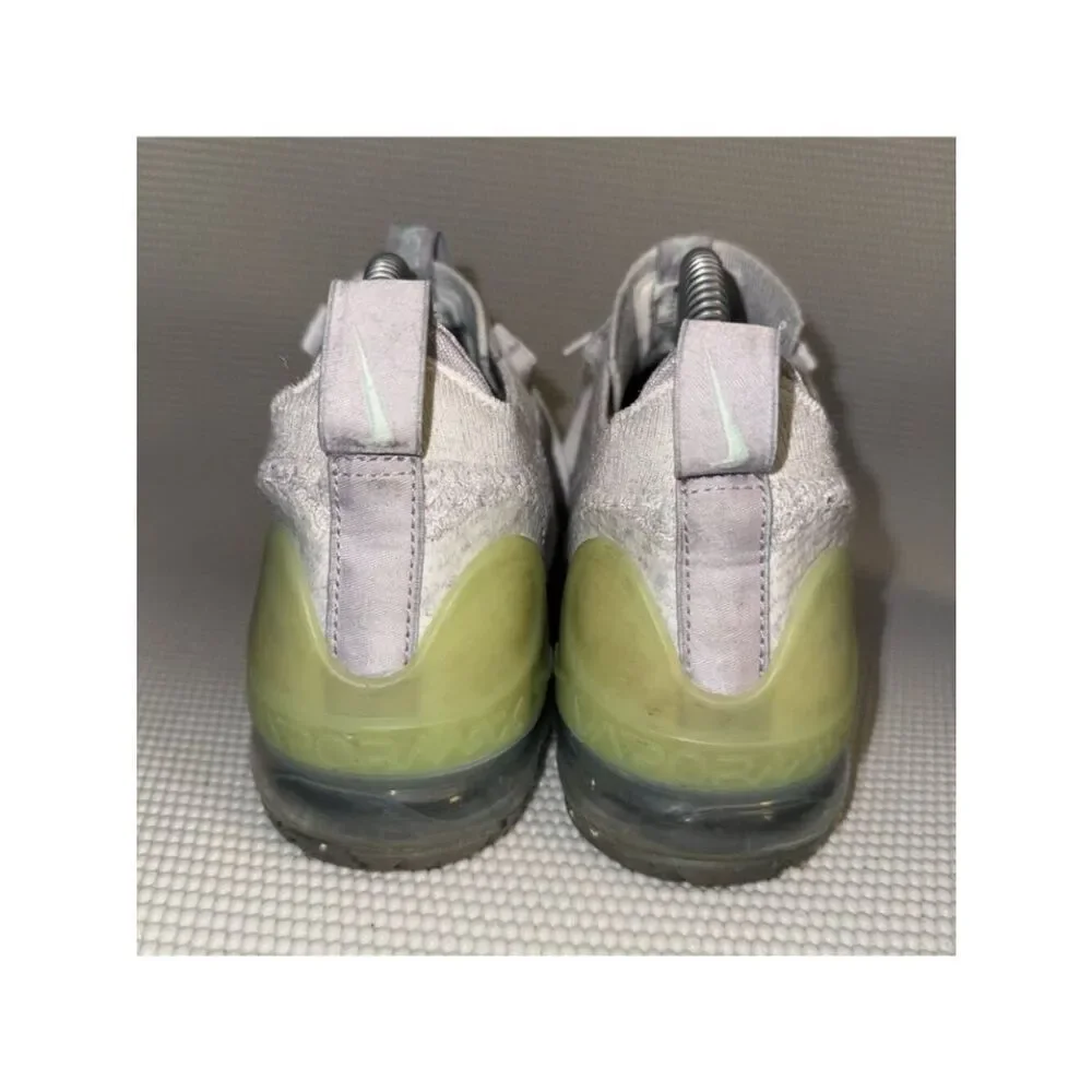 Nike Air VaporMax 2021 Gray Green Athletic Comfort Shoes Sneakers Youth Size 6Y
